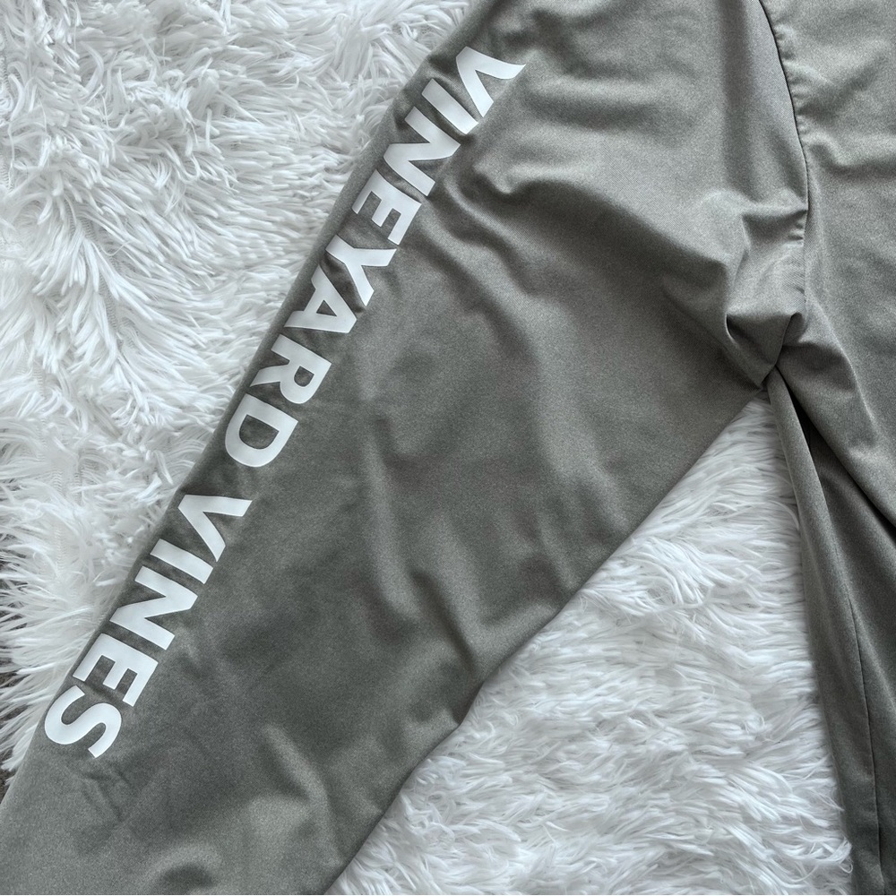 Vineyard Vines | Grey Performance Circle Logo Lon… - image 5